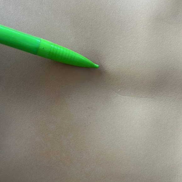 Lodi’s Tan Leather Laptop Bag - Picture 4 of 9